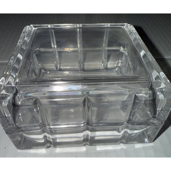 Vintage Avon Perceive 24% Lead Crystal Keepsake Box From France - Picture 3 of 3